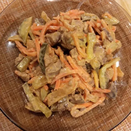 Салат с куриной печенью и корейской морковью