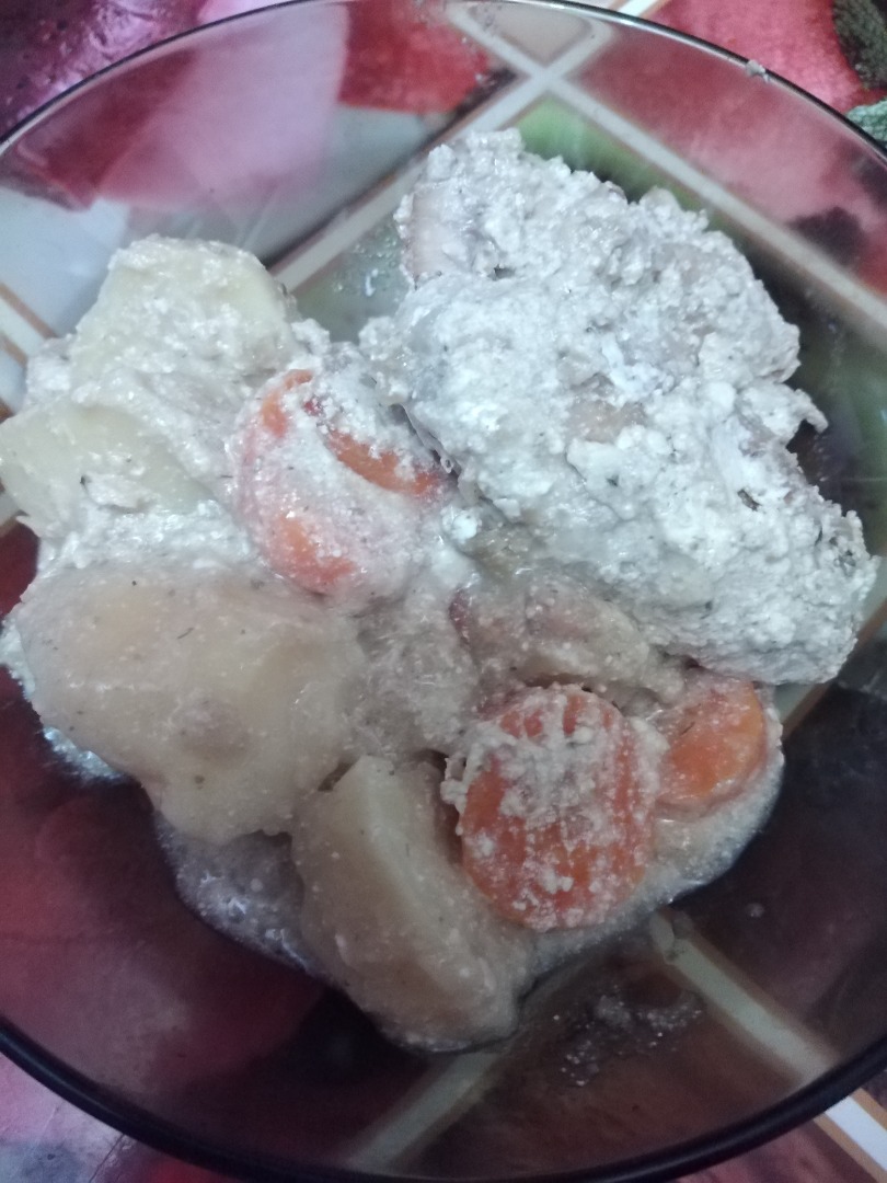 Курица в сметане с картофелем