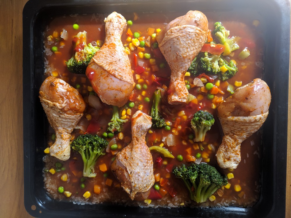 Рис с овощами и куриными ножками