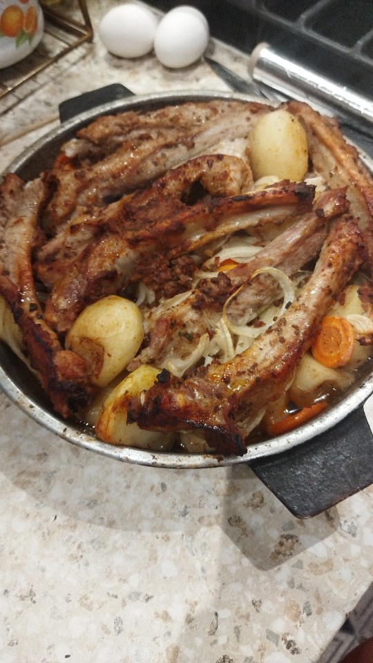Рёбрышки с овощами