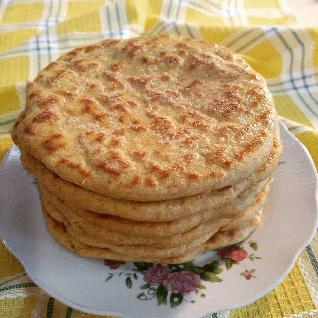 Узбекские лепешки катлама с творогом и сыром