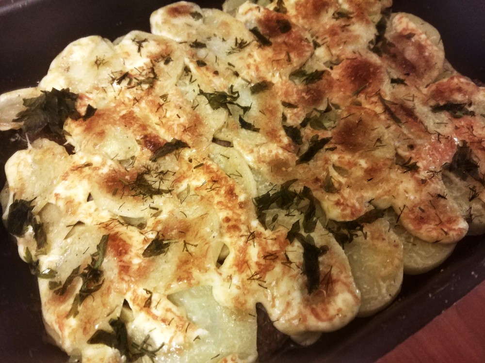 Запеченная свинина с картошкой
