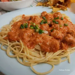 Гуляш из свинины с подливой