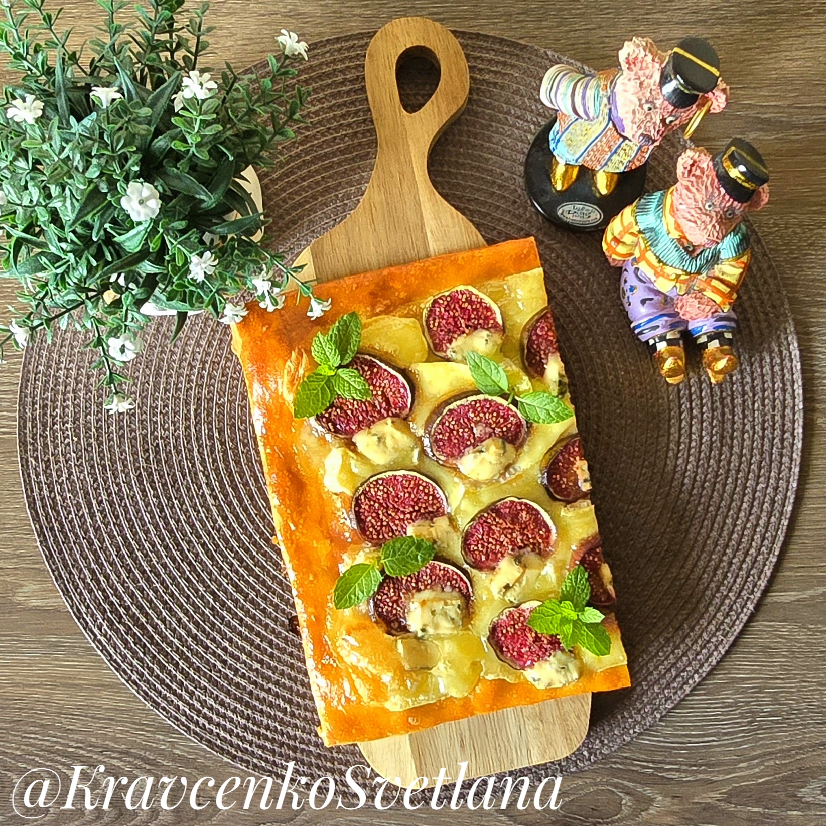 Пирог с инжиром и сыром