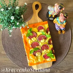 Пирог с инжиром и сыром