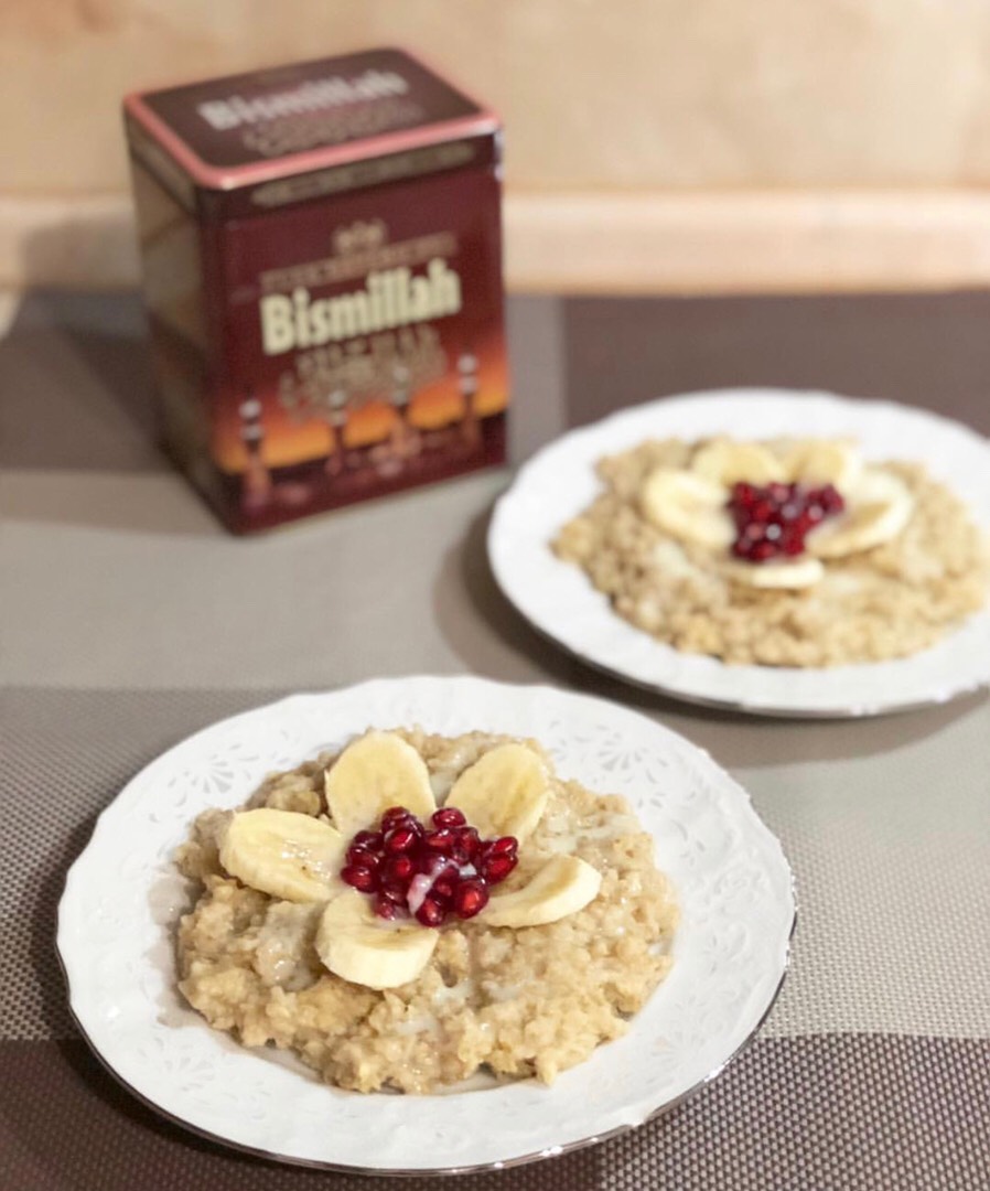 Овсяная каша 🥣с бананом и зёрнами граната.😋😋