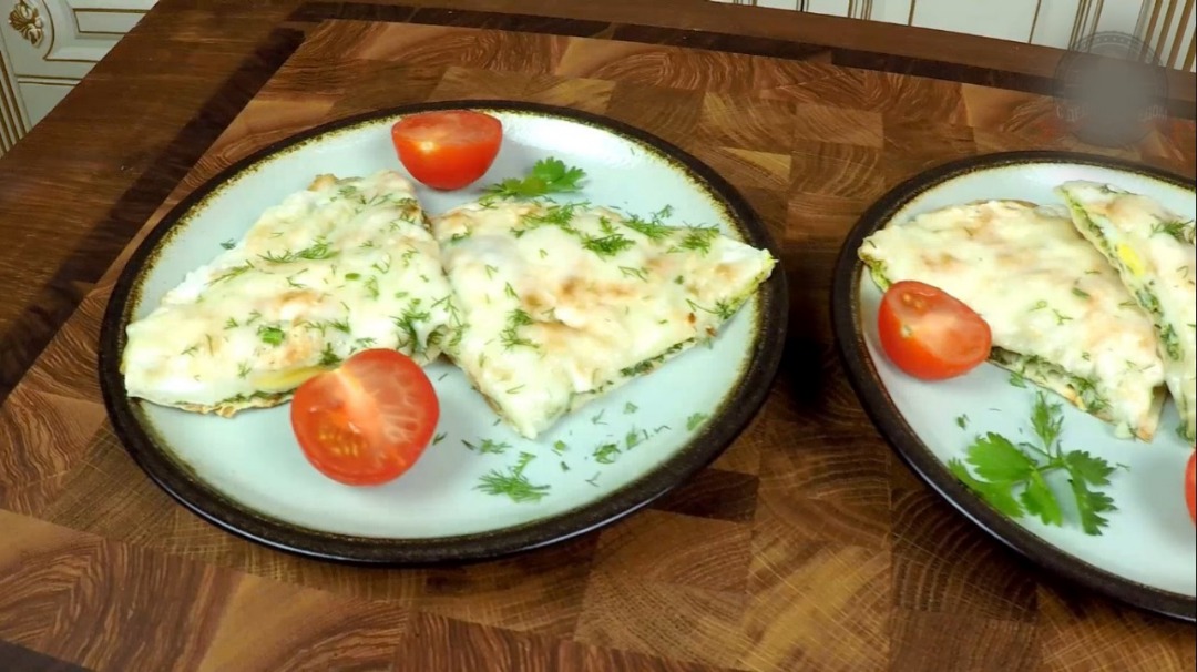 Завтрак или белковый перекус из лаваша, яиц и сыра