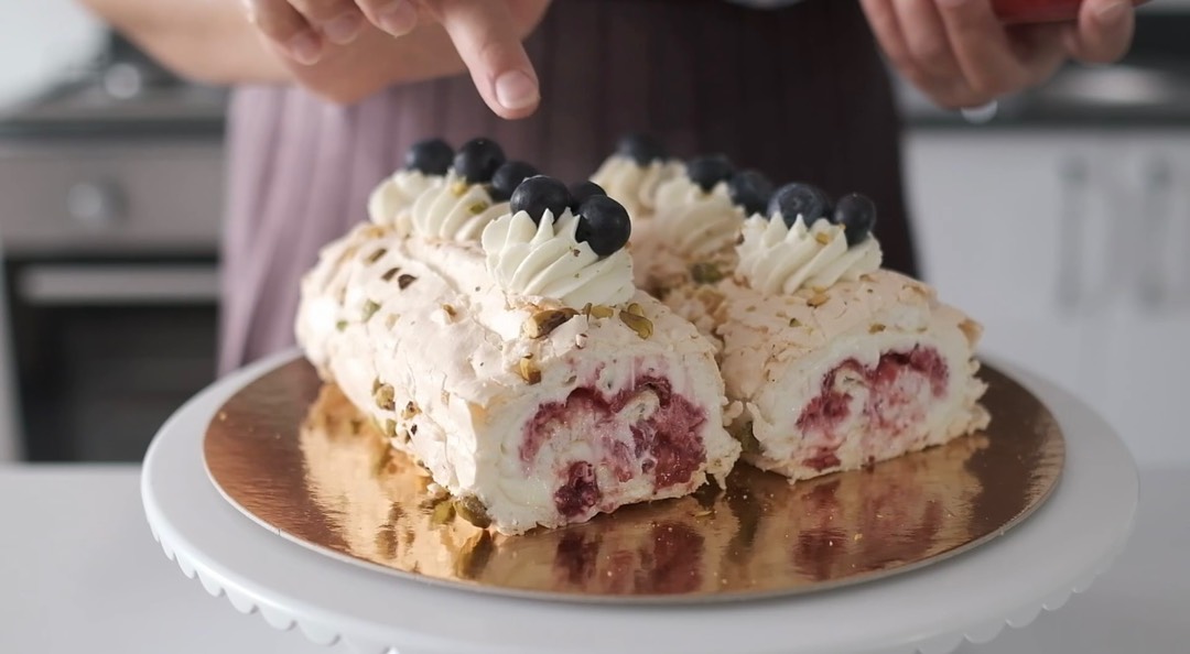 Меренговый рулет