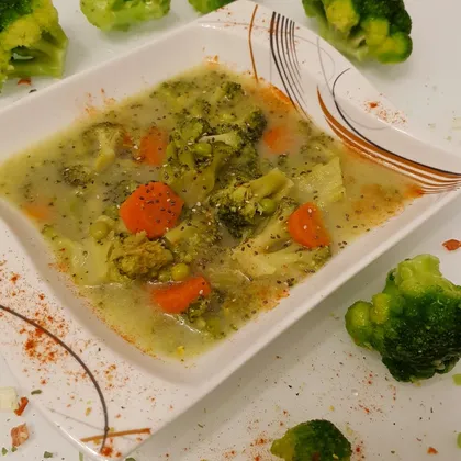 Суп с брокколи и зеленым горошком