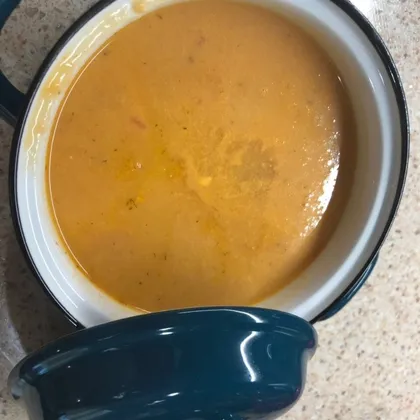 Суп-крем из фасоли и мягкого сыра