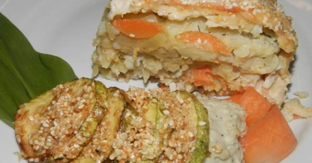 "Слойка" из курицы с муссом из баклажан и кабачками в кунжуте - рецепт ...