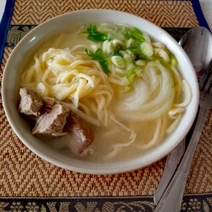 Шулэн-бурятский мясной суп с лапшой