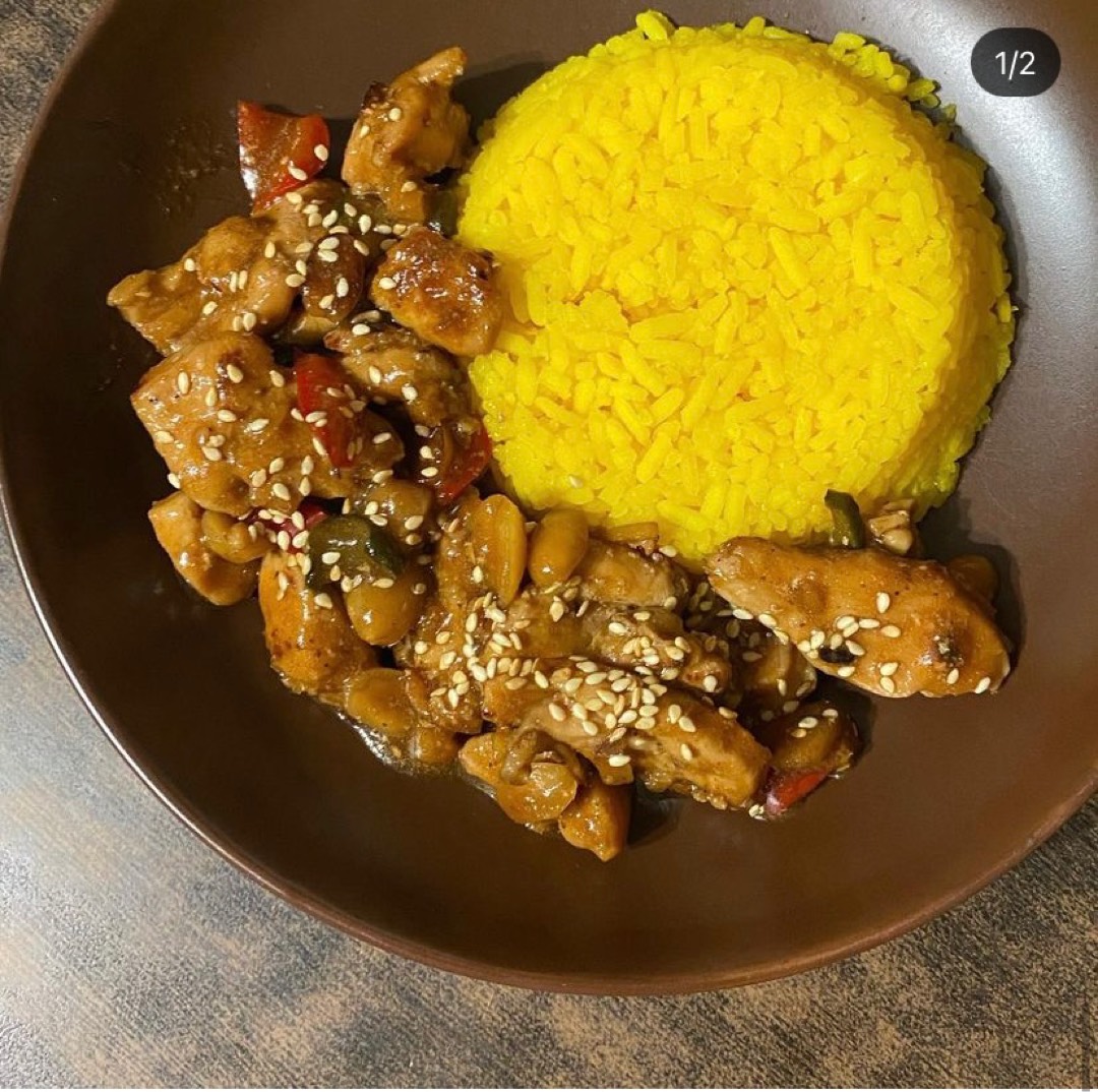 🇨🇳 gōngbǎo jīdīng (Гунбао) - курица обжаренная с арахисом и овощами