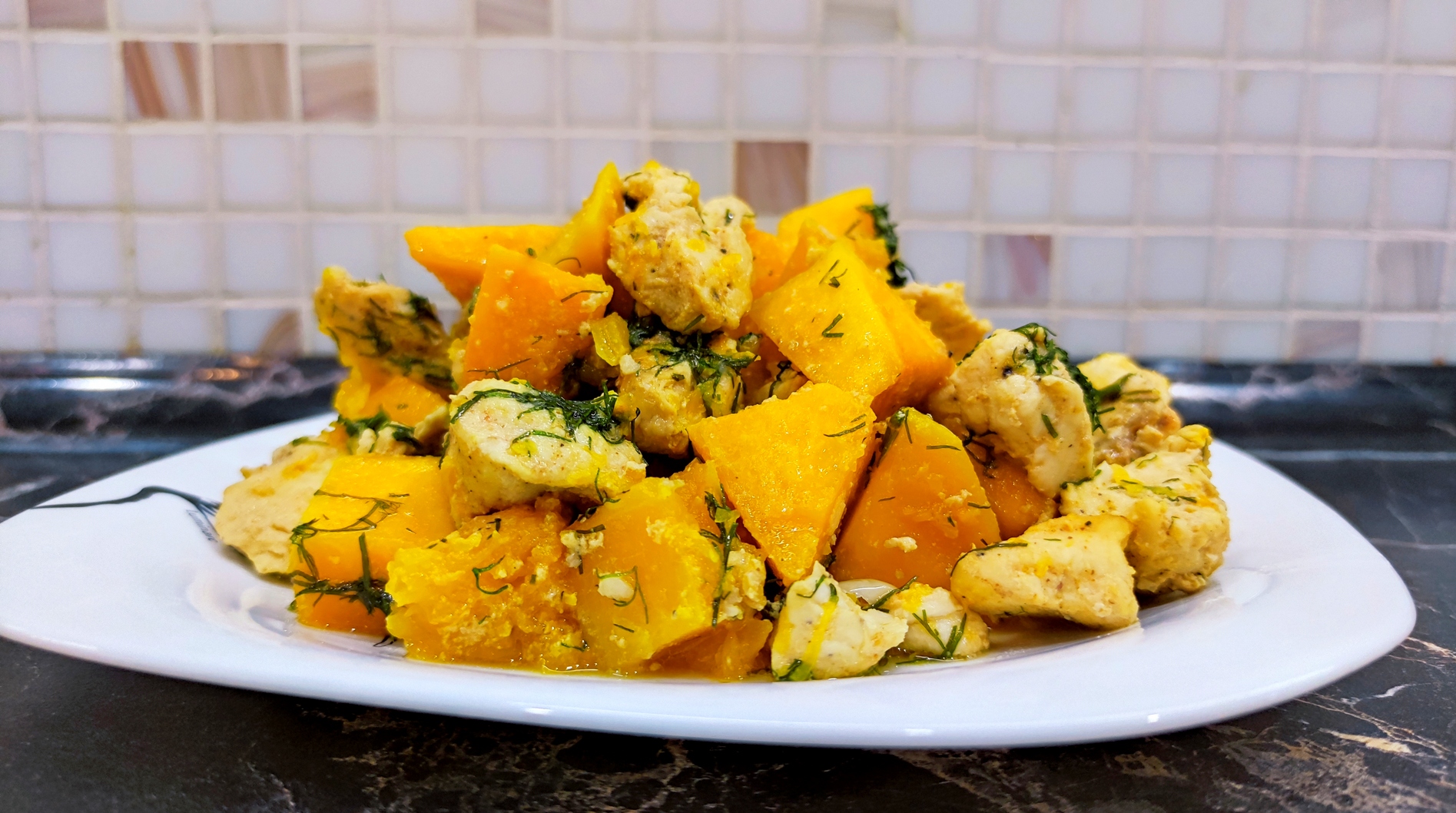 Тыква запечённая в духовке с курицей. ПП рецепт