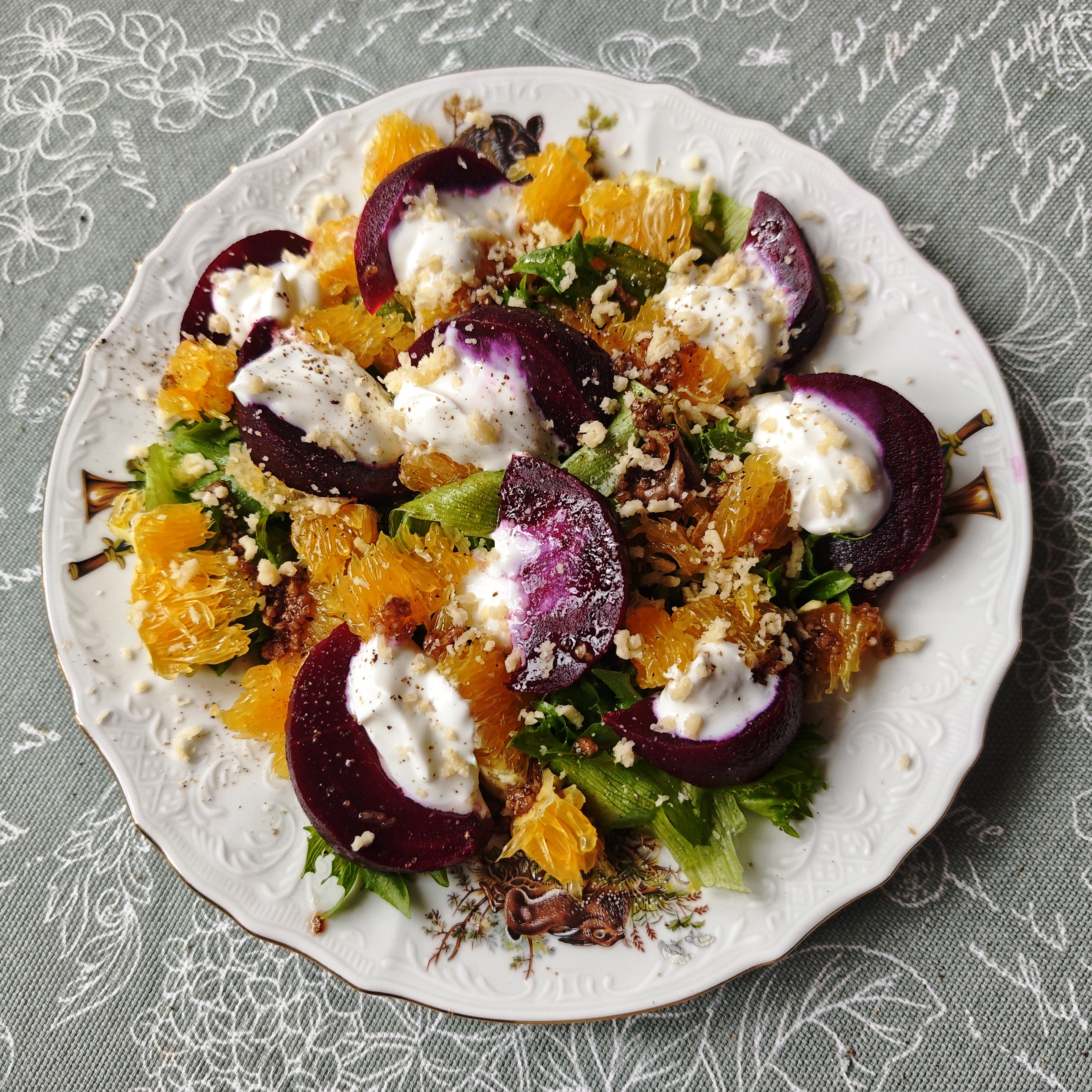 Салат со свёклой, козьим сыром и апельсином