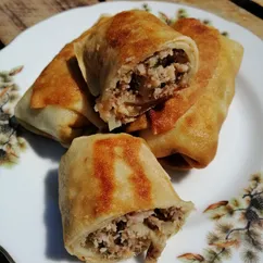 Блинчики с мясом и зелёным луком