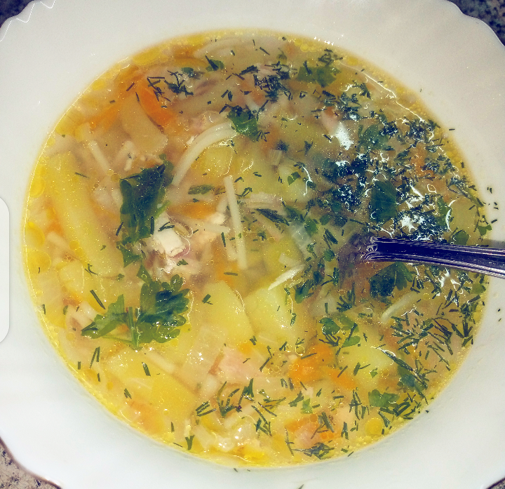 Куриный суп с вермишелью и помидорами
