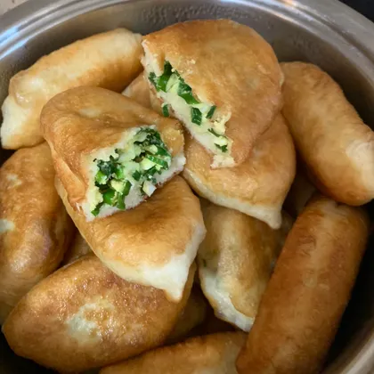 Пирожки с зелёным луком и яйцом 