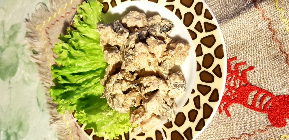 Курочка с грибами в сметанном соусе