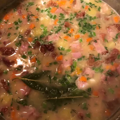 Суп гороховый с копчёными свиными рёбрышками 😋