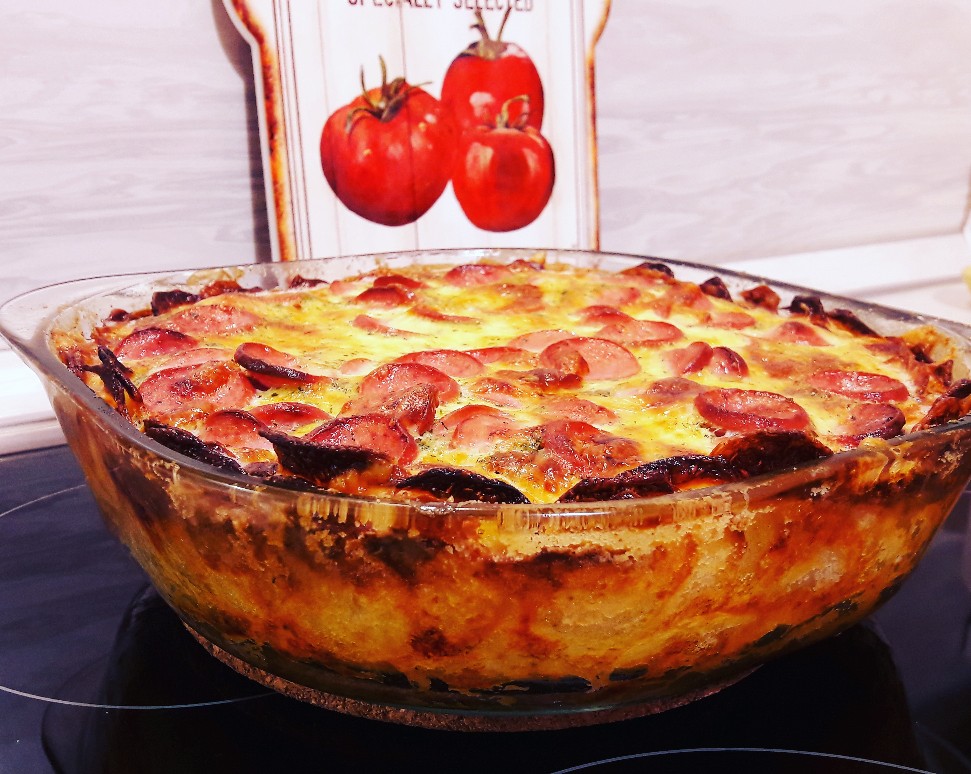 Картофельный киш с сыром и сосисками