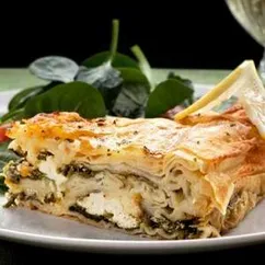 Греческий пирог со шпинатом и фетой (Spanakopita)