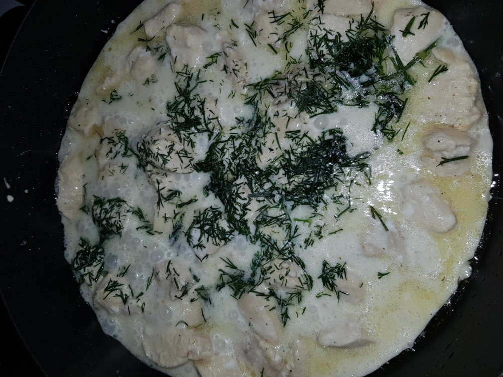 Куриная грудка в сметанном соусе👍