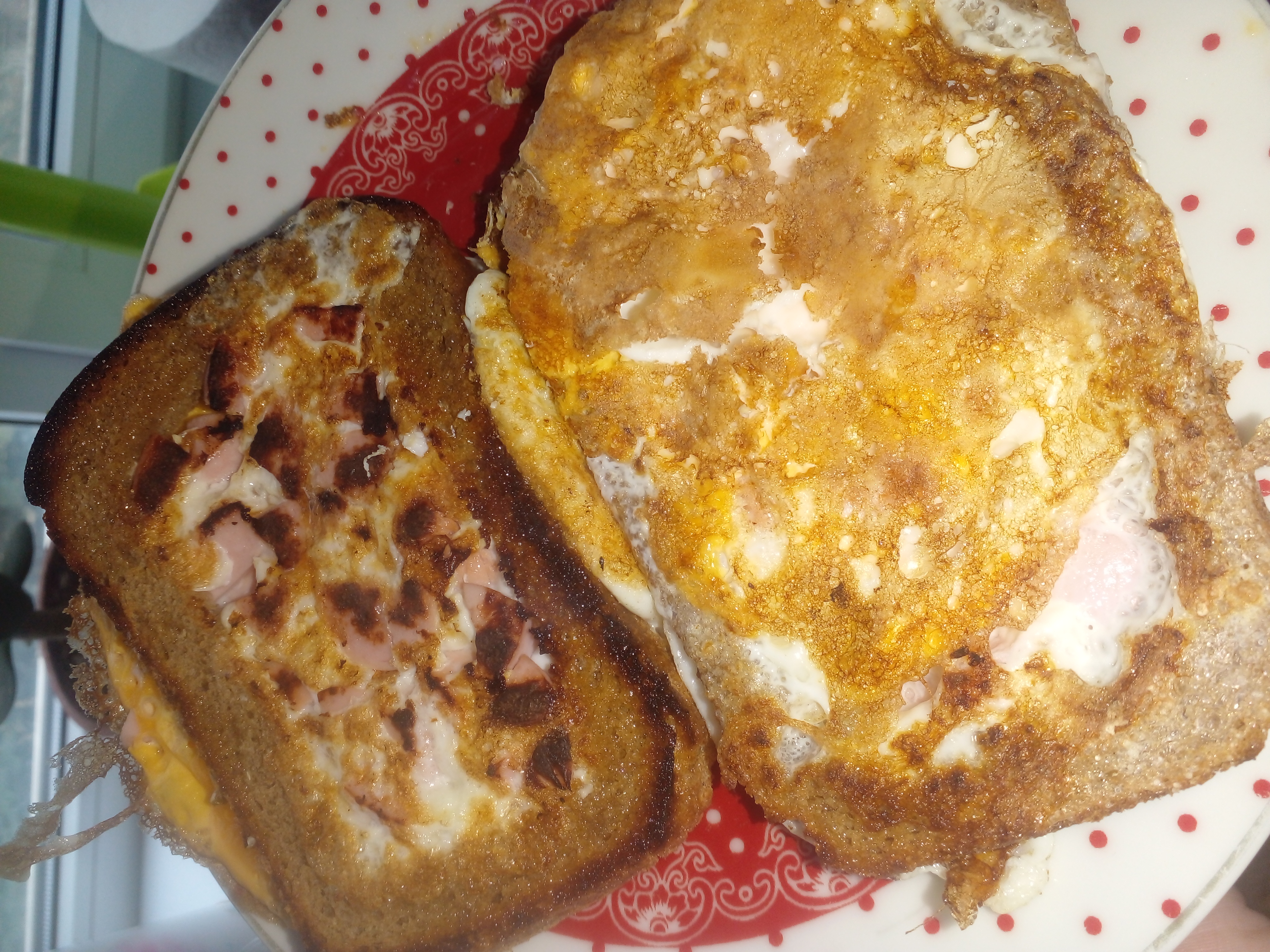 Горячие бутерброды с яйцом 