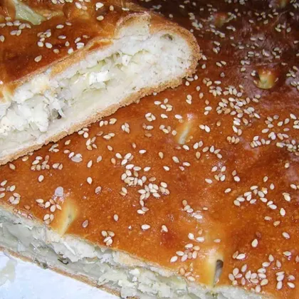 Пирог со свежей капустой и отварной курицей