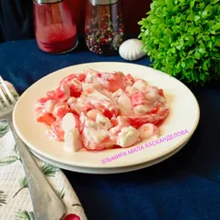 Салат с крабовыми мясом или крабовыми палочками и фасолью