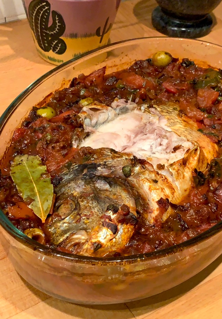 Рыба запечённая в остром соусе по-мексикански (Veracruz)