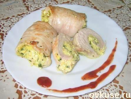 Рулет из куриного филе с творогом