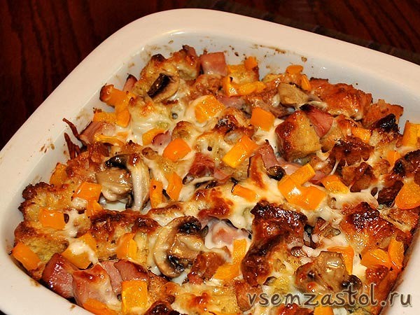 Запеканка хлебная с грибами и сыром