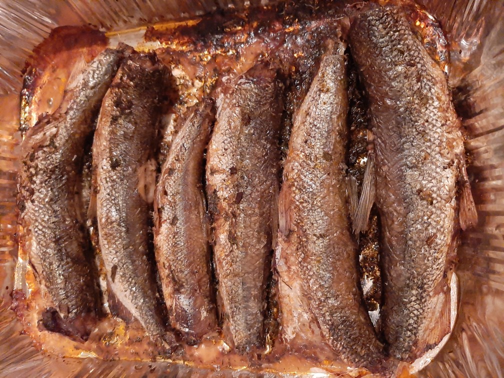 Запеченная корюшка )