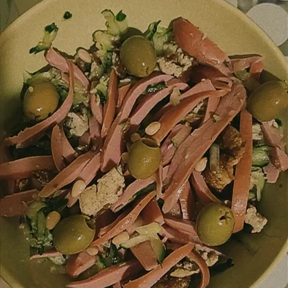 Быстрый салат с яичным блином