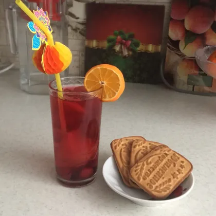 Компот из яблок и ягод 🍹