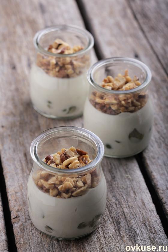 Мусс из Сыра Горгондзола с Виноградом и Грецким Орехом