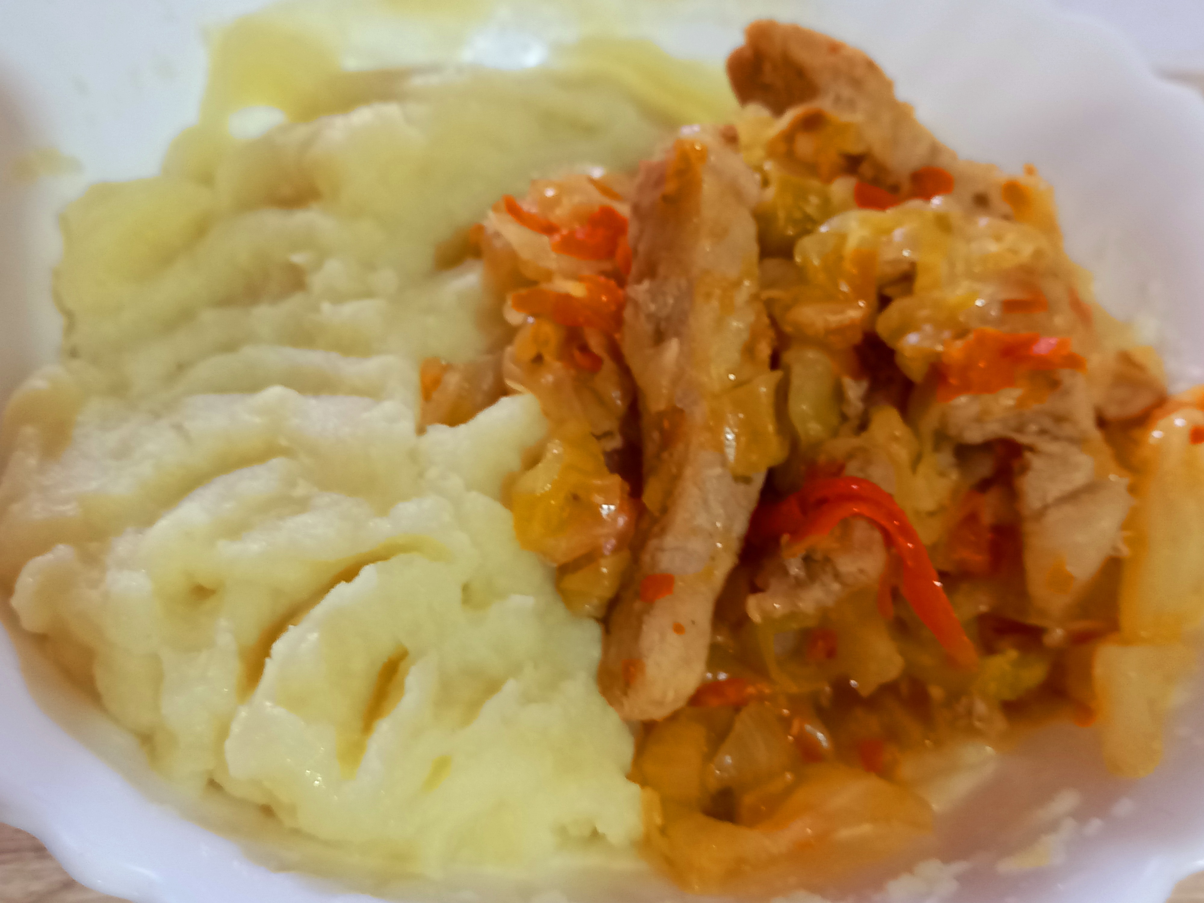 Капуста тушеная со свининой