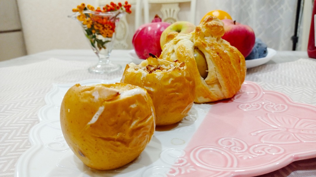 Яблоки в слоеном тесте, запеченные в духовке - рецепт с фото пошагово