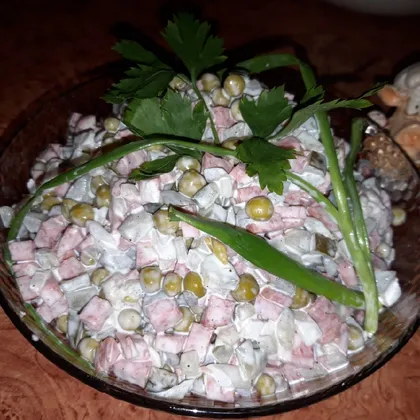 Лёгкий и вкусный салат 'Изумруд'