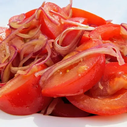 Секрет вкуснейшего соуса к помидорам и луку! Рецепт в азиатском стиле