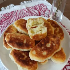 Жареные пирожки с картошкой