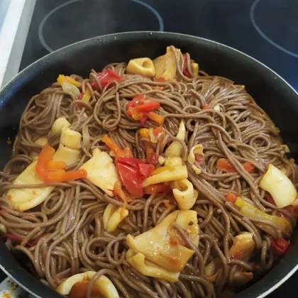 Гречневая лапша Soba с кальмаром