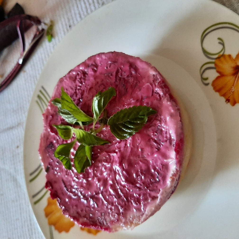 Селёдка под шубой в картофельном стаканчике