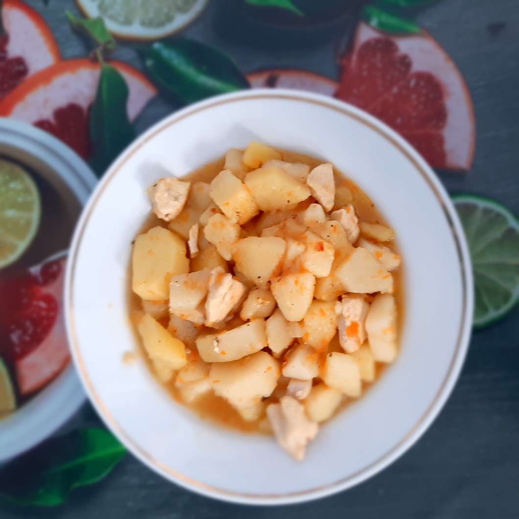 Тушеный картофель с курицей