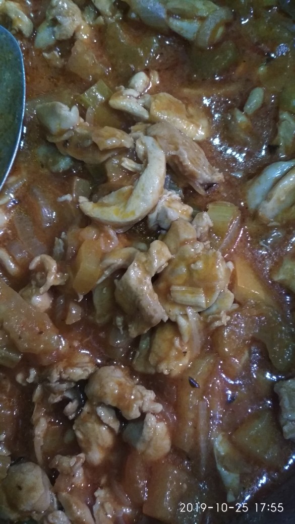 Курочка томленая с овощами (кто не любит сельдерей, потушите его