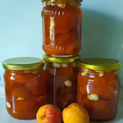 Абрикосовое варенье дольками с косточкой