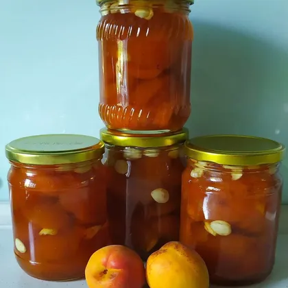Абрикосовое варенье дольками с косточкой