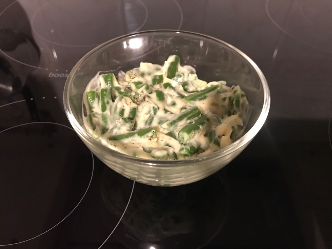 Салат с креветками и стручковой фасолью