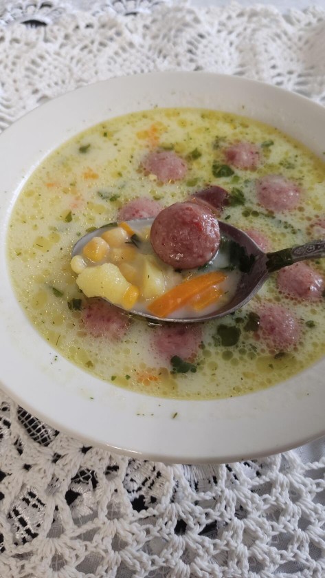 Сырный суп 🍲 с копчёной колбасой, кукурузой и зеленью